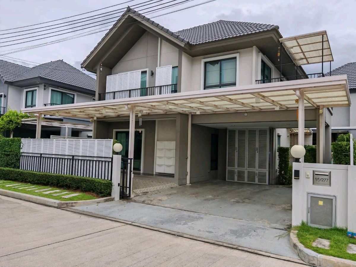 For RentHousePhutthamonthon, Salaya : Rent a detached house, Pep Pinklao Project-Salaya, 2-story house.