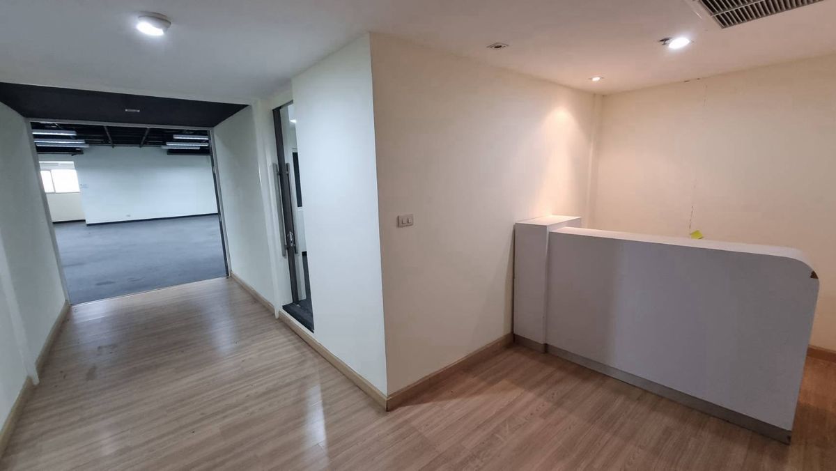 For RentOfficeSukhumvit, Asoke, Thonglor : Office for Rent near BTS Asoke – 24/7 AccessSize: 167 sq.m.