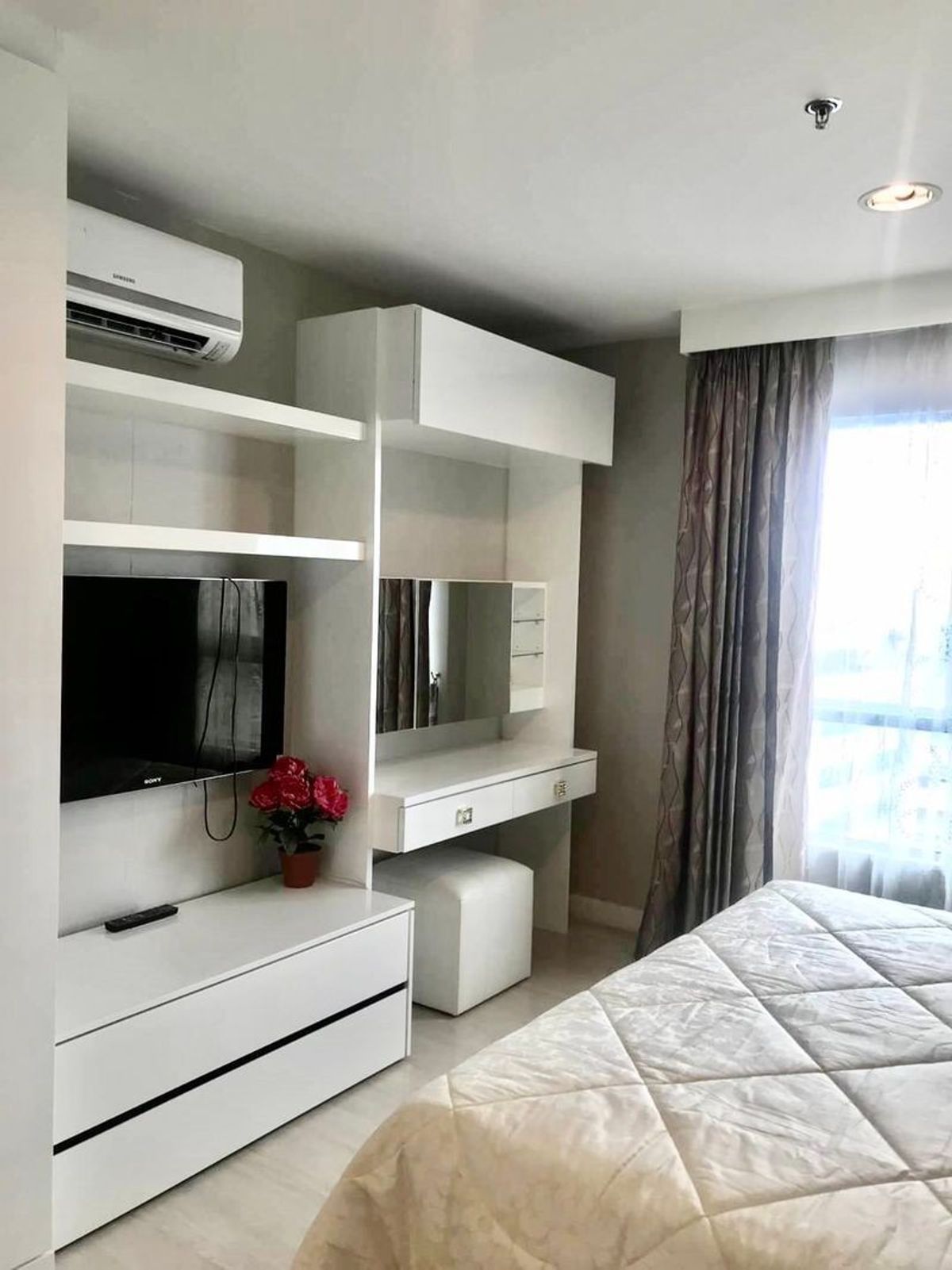 คอนโดพระราม 9 เพชรบุรีตัดใหม่ RCA : คอนโด Belle grand rama9 เดินทางสะดวก ใกล้รถไฟฟ้าเอ็มอาที มีรถรับส่ง ห้องสวย เฟอร์นิเจอร์ครบ พร้อมอยู่!!