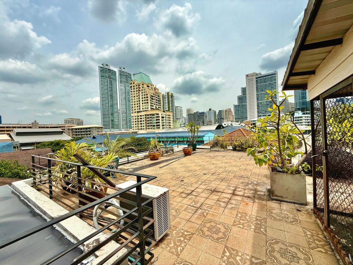 For SaleHotel&Apartment BusinessSukhumvit, Asoke, Thonglor : Apartments for sale“ Ban Sasida “4 Building, 229 sq.w. 1240 sq. meters, Sukhumvit 24