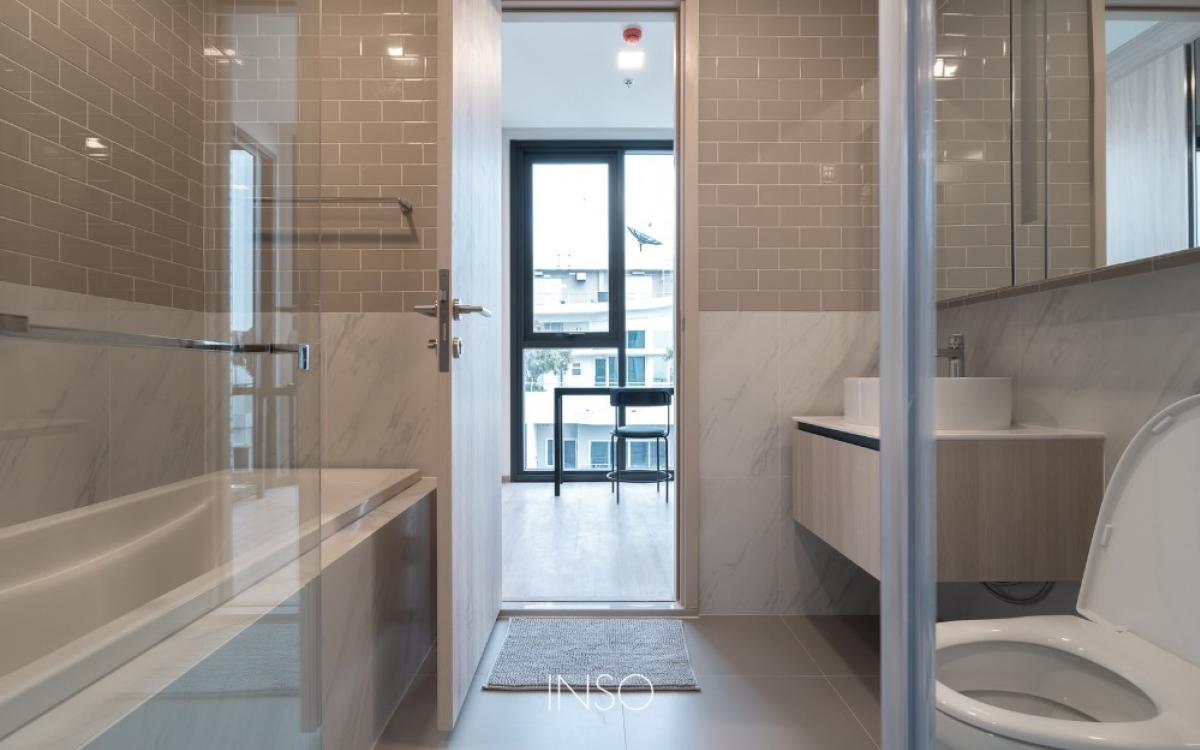 For SaleCondoRatchathewi,Phayathai : 03/04/2026, Experience luxury living in the heart of Phaya Thai!
2 bedrooms, 2 bathrooms, fully equipped with amenities. 0642748883