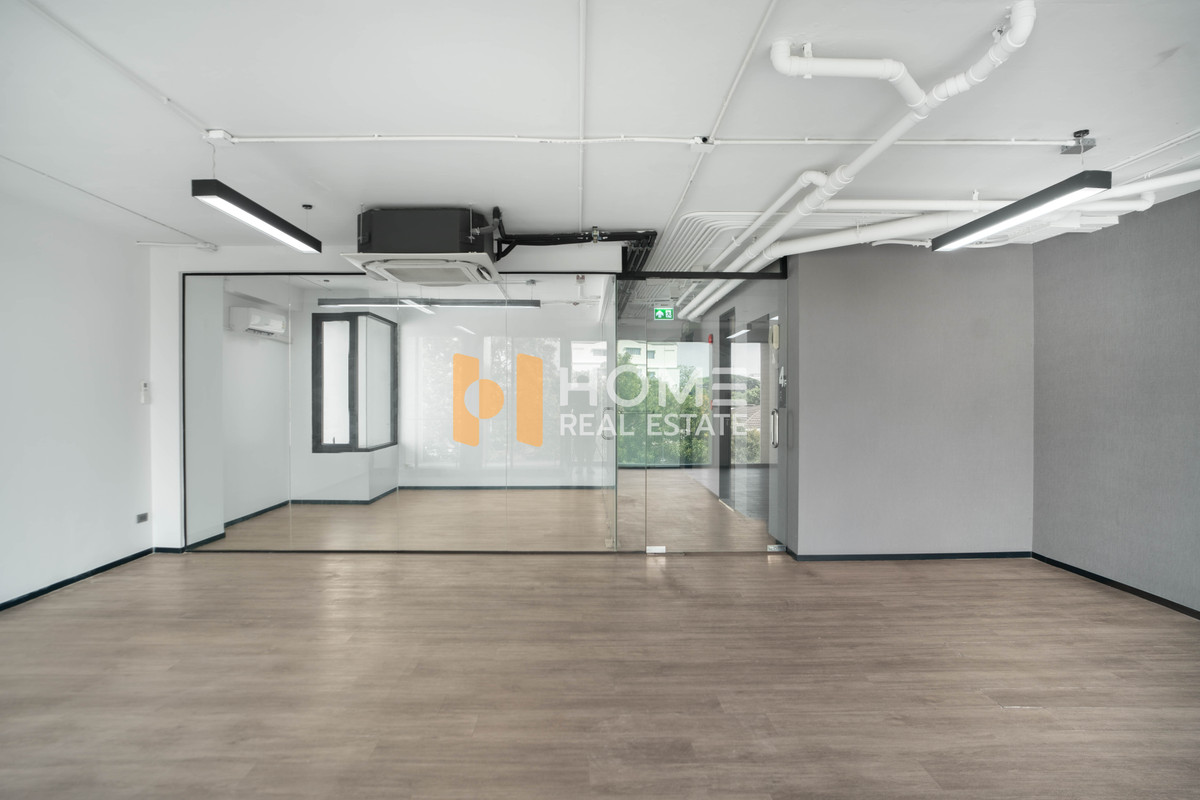 ขายพัฒนาการ ศรีนครินทร์ : 🏡 โฮมออฟฟิศ ใกล้ The Nine พระราม 9 📍 The Element Rama 9 🏡 ดิ เอเลเมนท์ พระราม 9 / จอดรถได้ 6 คัน (FOR SALE) PALM881