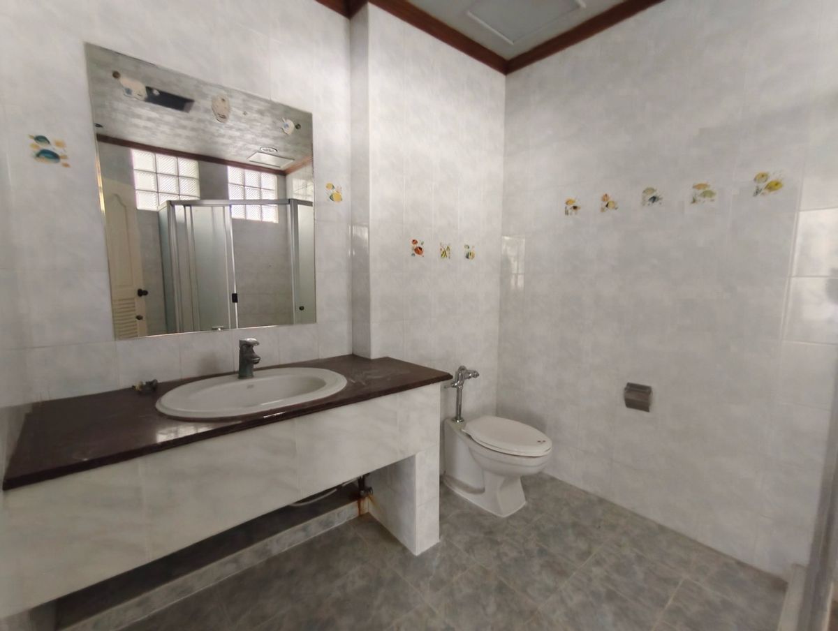 ให้เช่าสำนักงานสีลม ศาลาแดง บางรัก : ให้เช่า ออฟฟิศสำนักงาน 77.7 ตร.ม. สาทร - สีลม ใกล้ BTS ศาลาแดง 400 เมตร | For Rent - Office Space your Company sizing 77.7 sq.m. at Sathorn - Silom , Closed to BTS Saladaeng 400 Meters