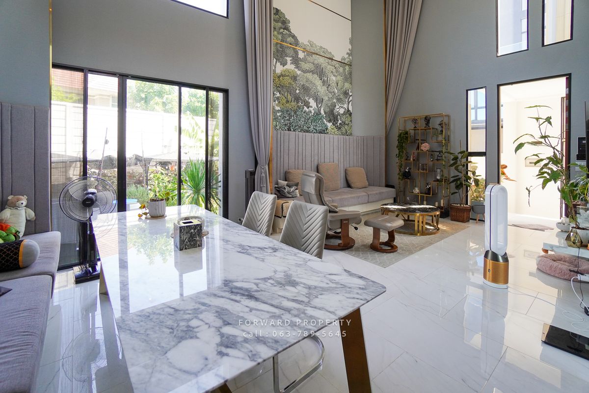 ขายบ้านพระราม 5 ราชพฤกษ์ บางกรวย : ขายบ้านเดี่ยว 3 ชั้นครึ่ง สไตล์โมเดิร์น พร้อมลิฟต์ส่วนตัว ย่านราชพฤกษ์-พระราม5 ราคา 20 ล้านบาท