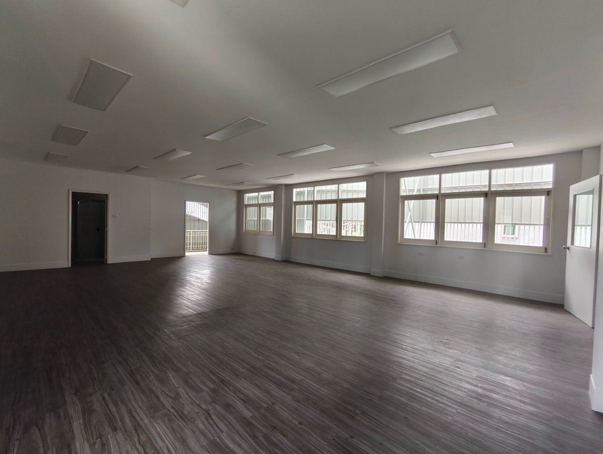 ให้เช่าสำนักงานสีลม ศาลาแดง บางรัก : ให้เช่า ออฟฟิศสำนักงาน 77.7 ตร.ม. สาทร - สีลม ใกล้ BTS ศาลาแดง 400 เมตร | For Rent - Office Space your Company sizing 77.7 sq.m. at Sathorn - Silom , Closed to BTS Saladaeng 400 Meters