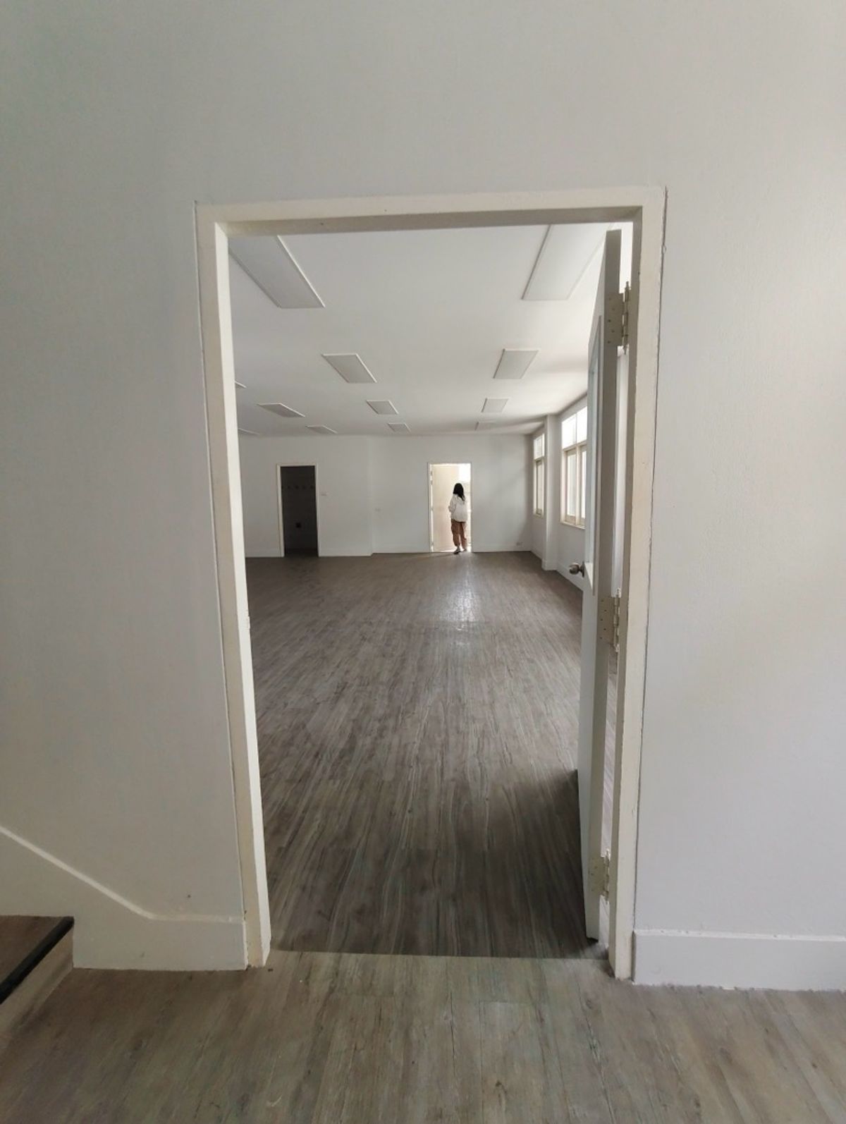 ให้เช่าสำนักงานสีลม ศาลาแดง บางรัก : ให้เช่า ออฟฟิศสำนักงาน 77.7 ตร.ม. สาทร - สีลม ใกล้ BTS ศาลาแดง 400 เมตร | For Rent - Office Space your Company sizing 77.7 sq.m. at Sathorn - Silom , Closed to BTS Saladaeng 400 Meters