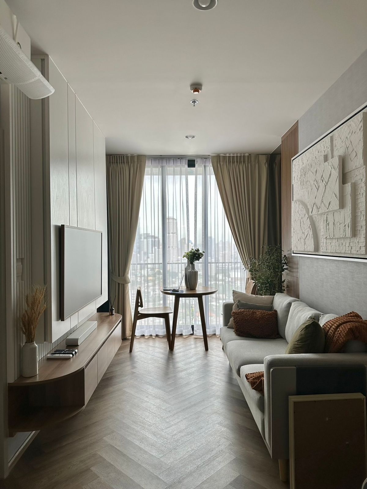 ขายคอนโดสุขุมวิท อโศก ทองหล่อ : ขายคอนโด Oka Haus ราคา 4,490,000 บาท [FLs250803]