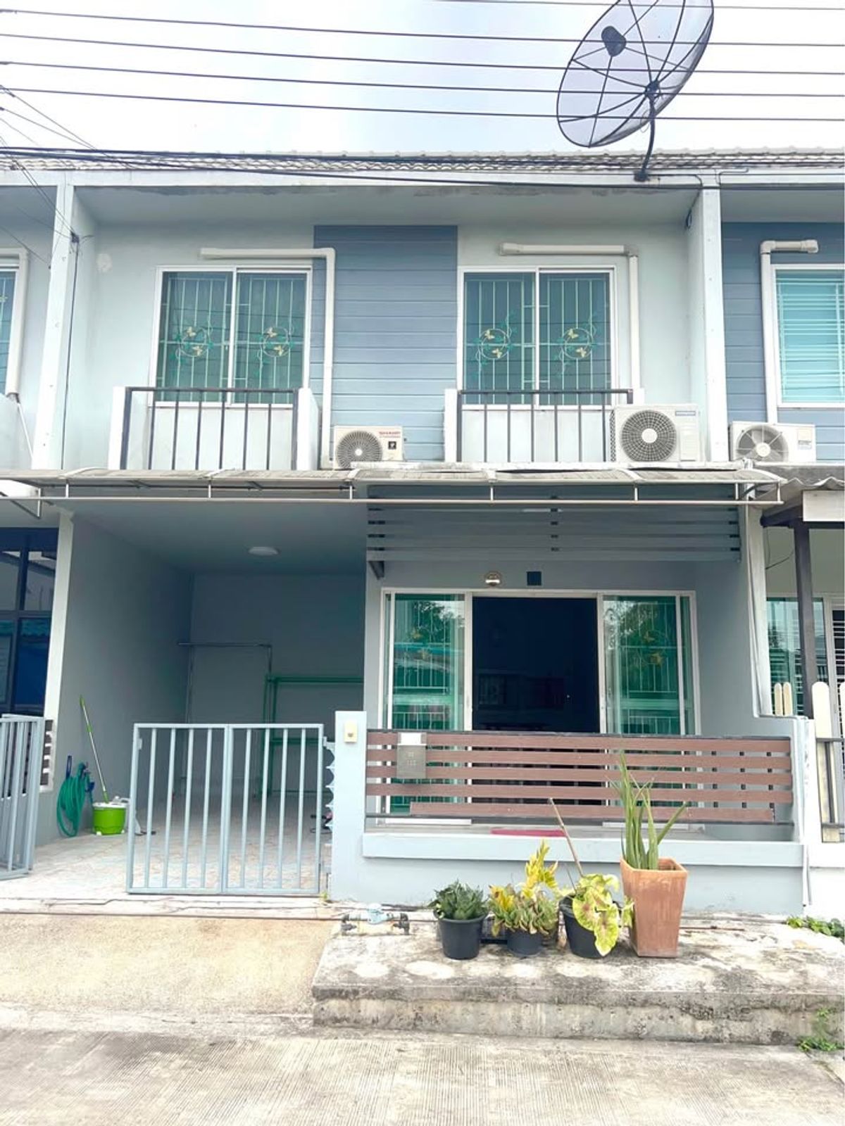 For RentTownhomeChaengwatana, Muangthong : 2 -storey townhouse for rent, Areeya The Caller Tiwanon Project, opposite Duangkaew Market