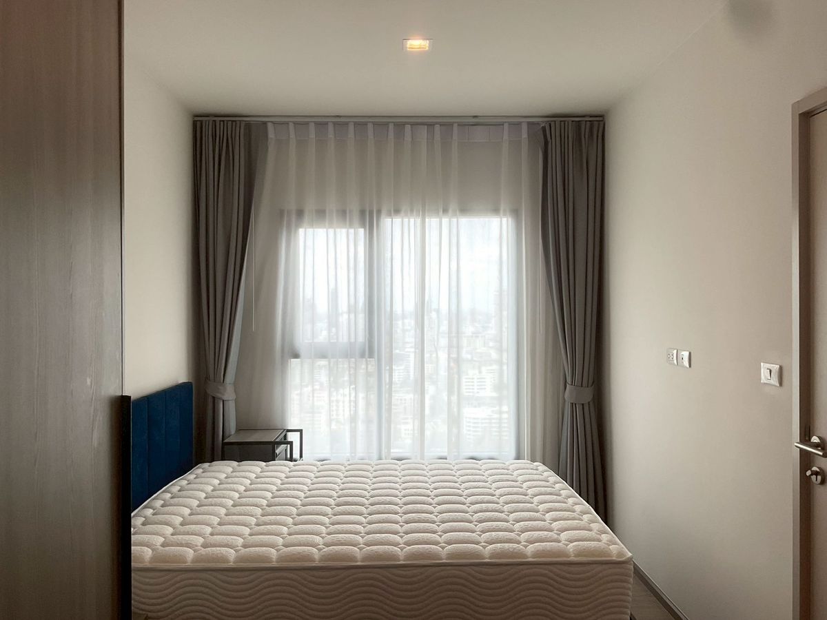 For RentCondoRama9, Petchburi, RCA : Rent now !! Shuttle Bus, free delivery, MRT & Amp; BTS. Urgent booking / ready to move in 20 Aug 68 ✨The Base Phetchaburi-Thonglor