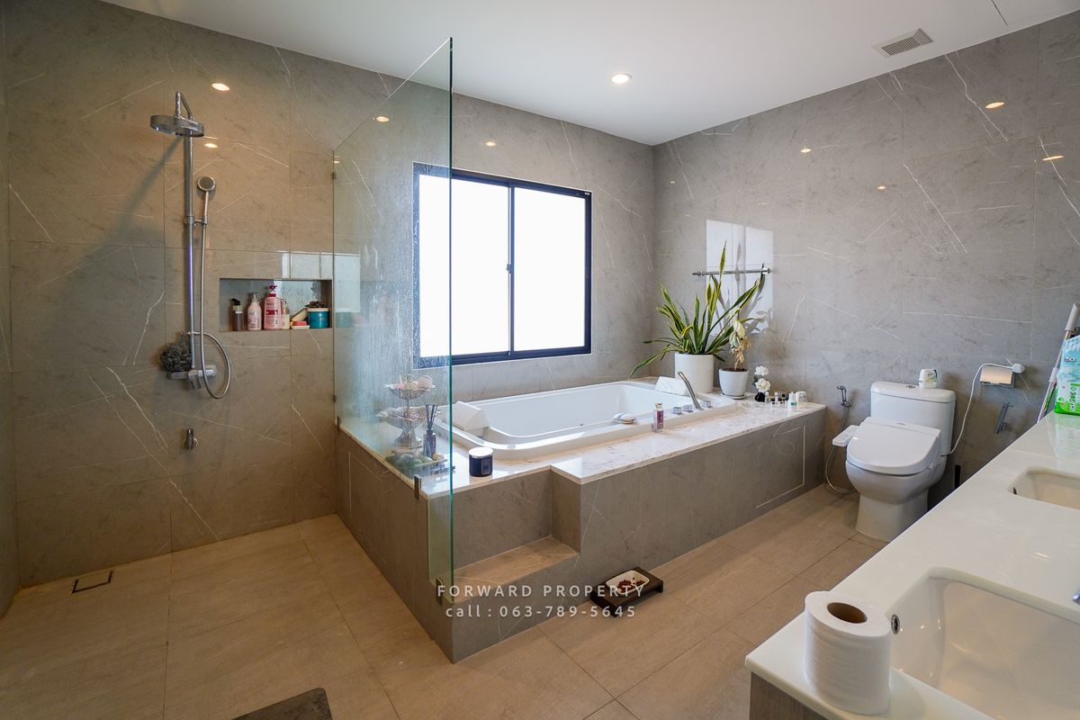 ขายบ้านพระราม 5 ราชพฤกษ์ บางกรวย : ขายบ้านเดี่ยว 3 ชั้นครึ่ง สไตล์โมเดิร์น พร้อมลิฟต์ส่วนตัว ย่านราชพฤกษ์-พระราม5 ราคา 20 ล้านบาท