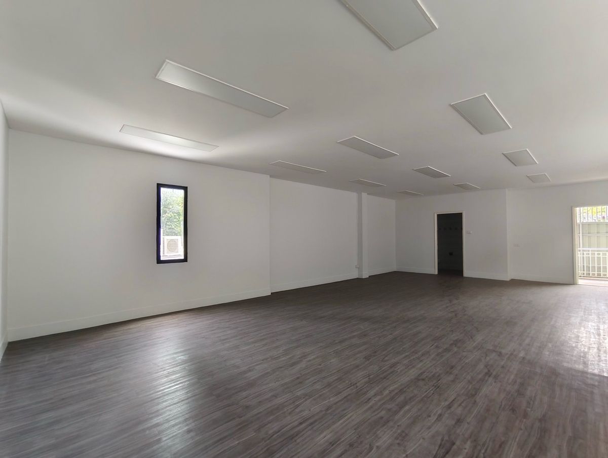 ให้เช่าสำนักงานสีลม ศาลาแดง บางรัก : ให้เช่า ออฟฟิศสำนักงาน 77.7 ตร.ม. สาทร - สีลม ใกล้ BTS ศาลาแดง 400 เมตร | For Rent - Office Space your Company sizing 77.7 sq.m. at Sathorn - Silom , Closed to BTS Saladaeng 400 Meters