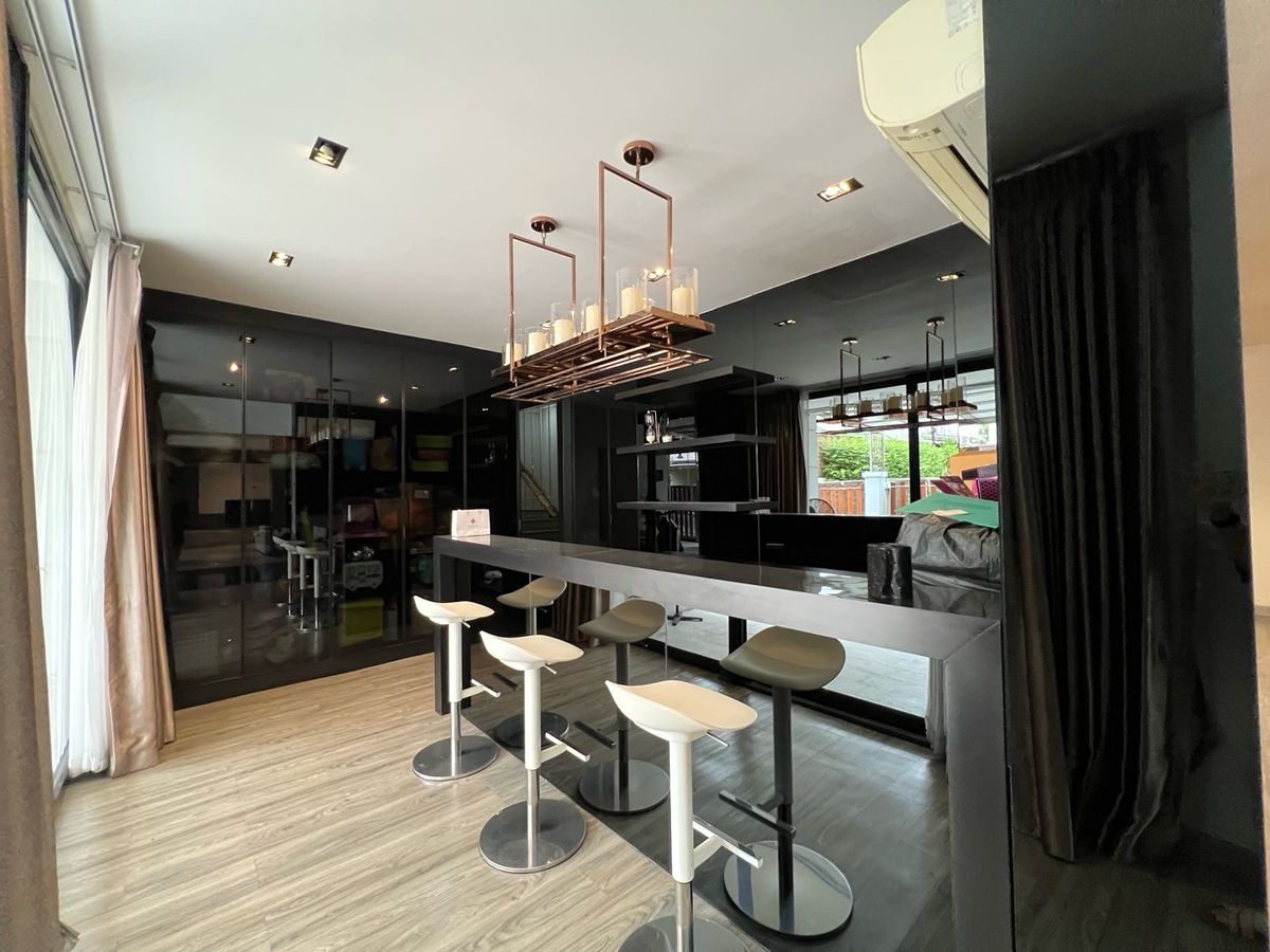 TownhomeSathorn, Narathiwat : 🔥 Selling and renting a house in good condition, beautiful decoration, good location, 3 houses next to the corner with parking