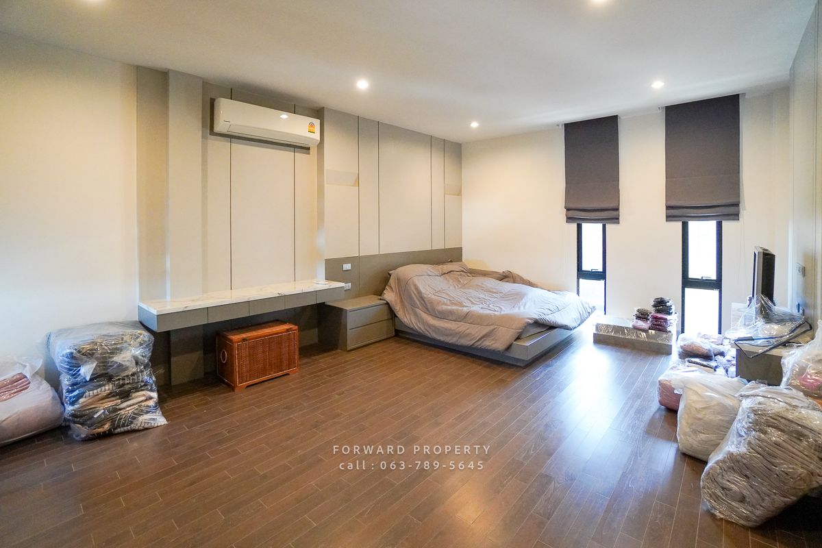 ขายบ้านพระราม 5 ราชพฤกษ์ บางกรวย : ขายบ้านเดี่ยว 3 ชั้นครึ่ง สไตล์โมเดิร์น พร้อมลิฟต์ส่วนตัว ย่านราชพฤกษ์-พระราม5 ราคา 20 ล้านบาท