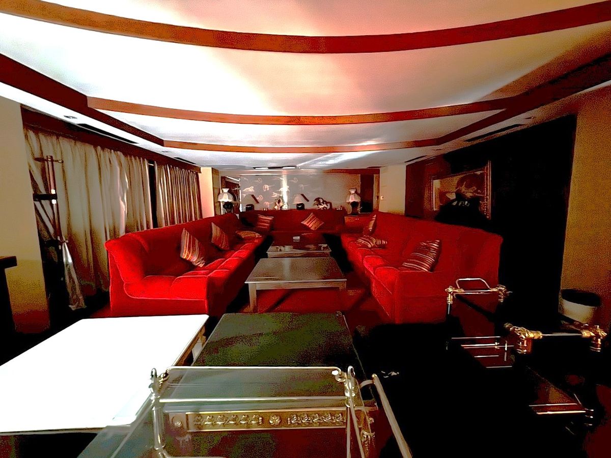 For RentShop HouseSukhumvit, Asoke, Thonglor :  Luxuriously Decorated Building with Elevator for Rent in the Heart of Thonglor ** NO CO-AGENT ** 