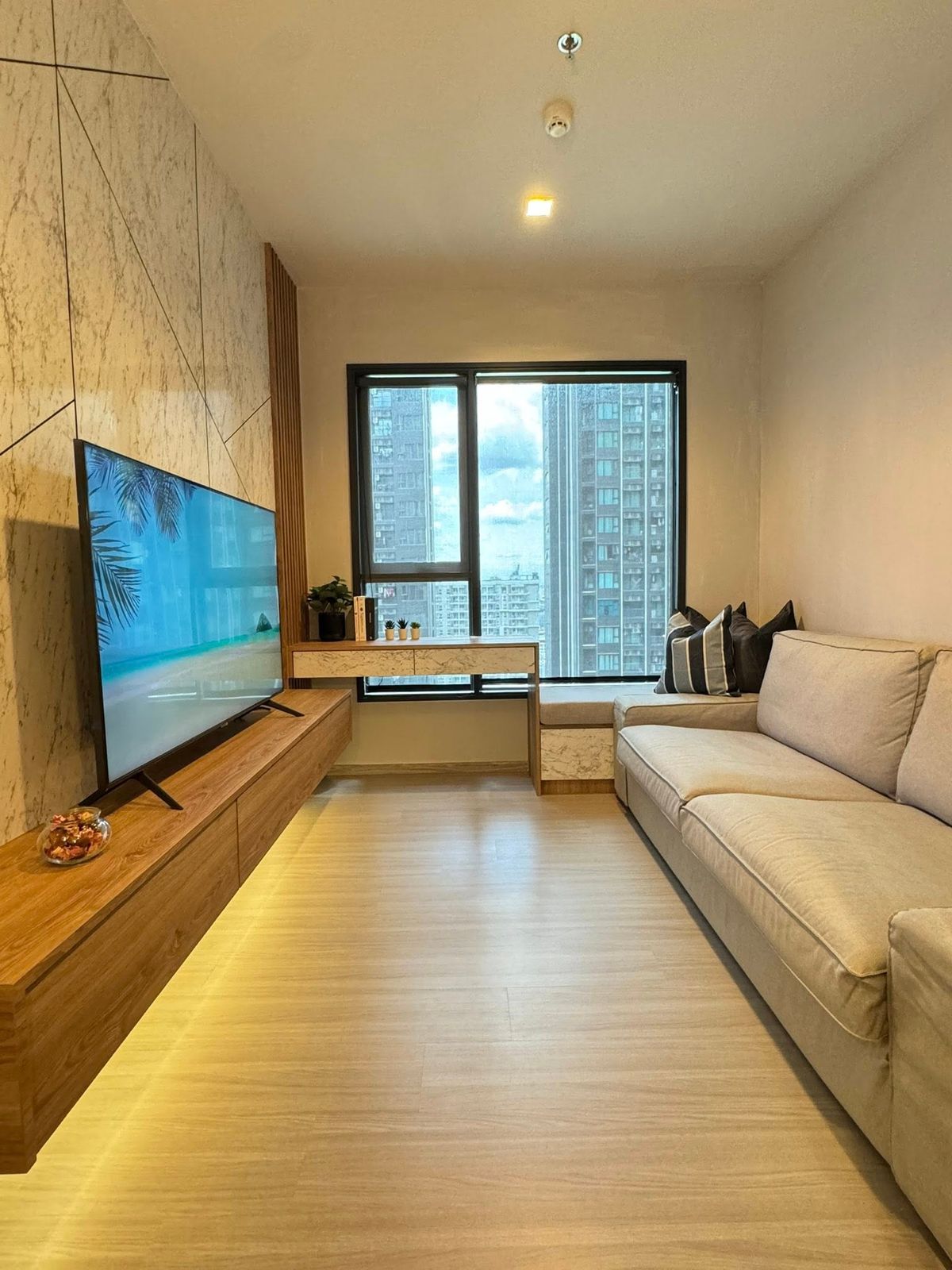 ให้เช่าคอนโดพระราม 9 เพชรบุรีตัดใหม่ RCA : ให้เช่าคอนโด Life Asoke-Rama 9