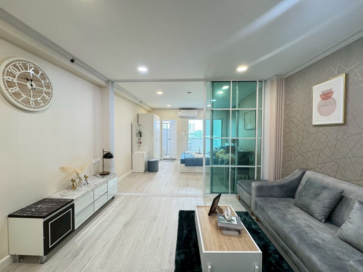 For RentCondoPattanakan, Srinakarin : Condo for rent, Supalai Park, Srinakarin, studio room, ready to move in Next to the Yellow Line ✨