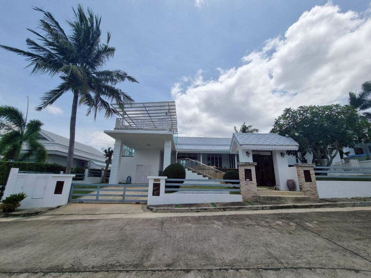 For SaleHouseHuahin, Prachuap Khiri Khan, Pran Buri : House for sale, Pool Villa Hua Hin Casa Collina Modern style Furniture, good location, near tourist attractions