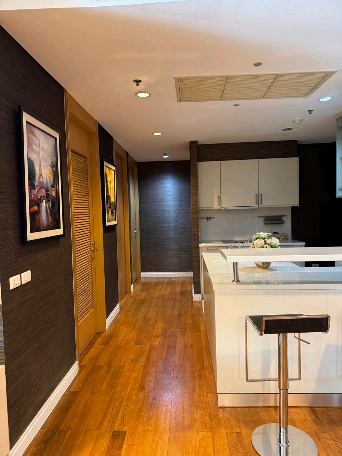 ให้เช่าคอนโดสีลม ศาลาแดง บางรัก : for rent Royal saladeng  3 bedroom 3bathroom 158sqm 100,000 per month rainy 0818895470 whatapp&tel