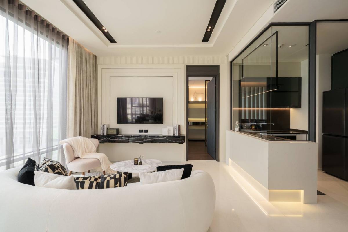 For SaleCondoSukhumvit, Asoke, Thonglor : Luxury 2 Bed Condo at The Bangkok Thonglor – Prime BTS Thong Lo Location!Exclusive Living with Sky Pool & Onsen, Near Top Malls & Hospitals – Only 28.9M THB!