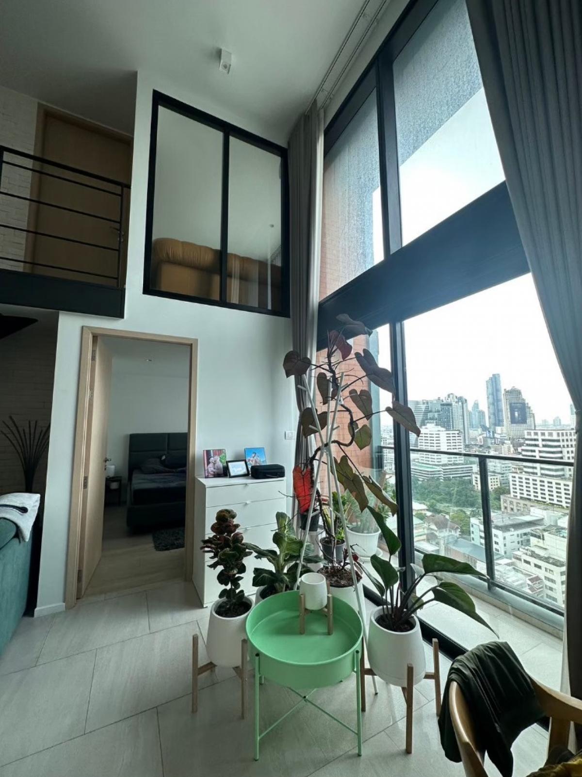 For RentCondoSilom, Saladaeng, Bangrak : Rent a condo at The Lofts Silom, 2 bedrooms, beautiful view, near BTS SurasakOnly 55,000 baht/month with complete facilities!