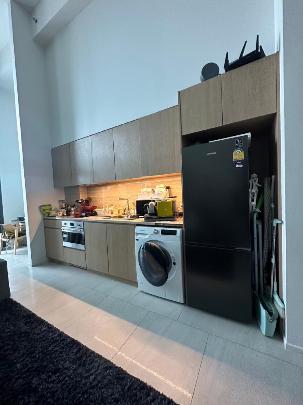 For RentCondoSilom, Saladaeng, Bangrak : Rent a condo at The Lofts Silom, 2 bedrooms, beautiful view, near BTS SurasakOnly 55,000 baht/month with complete facilities!