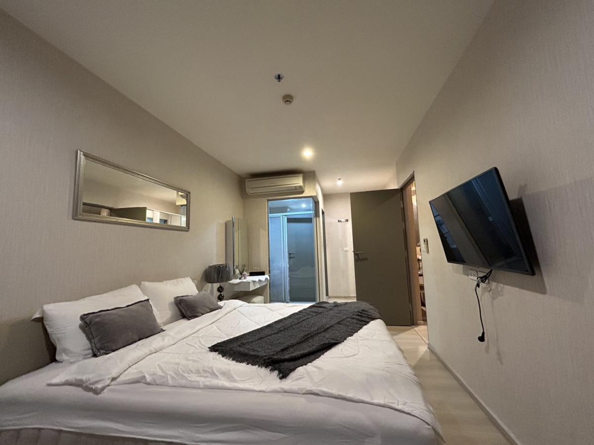 For SaleCondoRatchadapisek, Huaikwang, Suttisan : Condo Life Ratchadapisek 2 bedrooms near MRT Huai KhwangOnly 5.8 million THB with a complete swimming pool and fitness center!