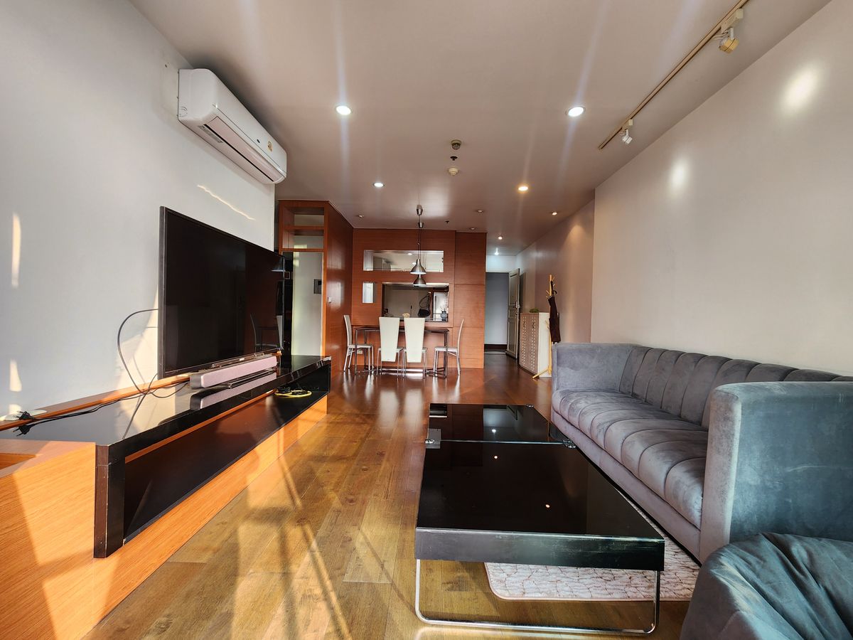 For RentCondoSukhumvit, Asoke, Thonglor : The Master Centrium Condo – Good Deal! 2 BR corner unit, Just 5-minute walk to BTS Asoke