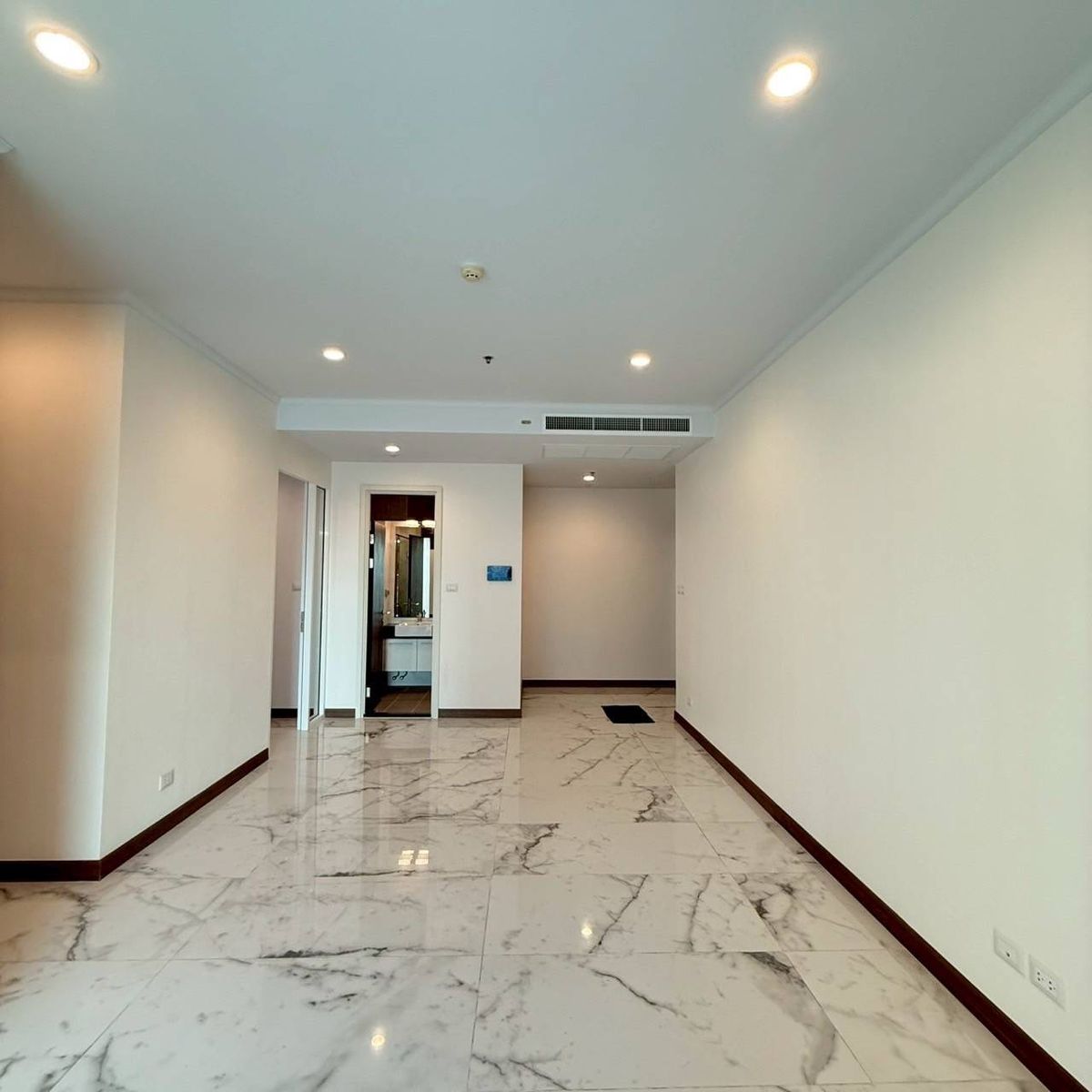 ขายคอนโดสีลม ศาลาแดง บางรัก : ✨ โอกาสพิเศษมาแล้ว!! Supalai Elite Surawong ห้อง Rare Unit พร้อมขายทันที ✔