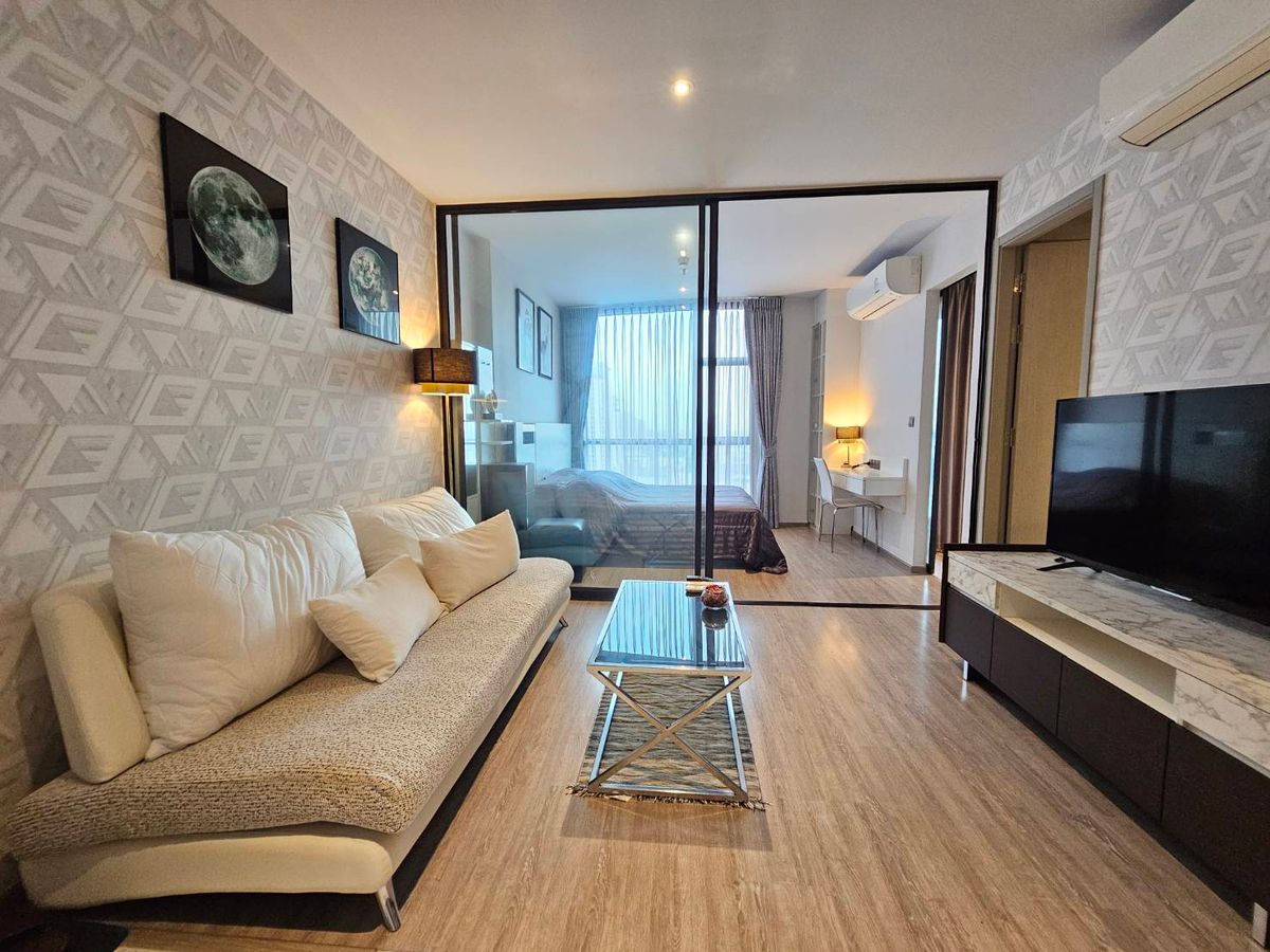 ให้เช่าคอนโดสุขุมวิท อโศก ทองหล่อ : ‼️Under Market Price‼️ : 𝐑𝐡𝐲𝐭𝐡𝐦 𝐄𝐤𝐤𝐚𝐦𝐚𝐢 1 Bedroom, 𝟯𝟱 Sq.m.,24𝙆. 📲𝟎𝟗𝟔-𝟔𝟗𝟕-𝟗𝟑𝟗𝟗❌No Co Agent❌
