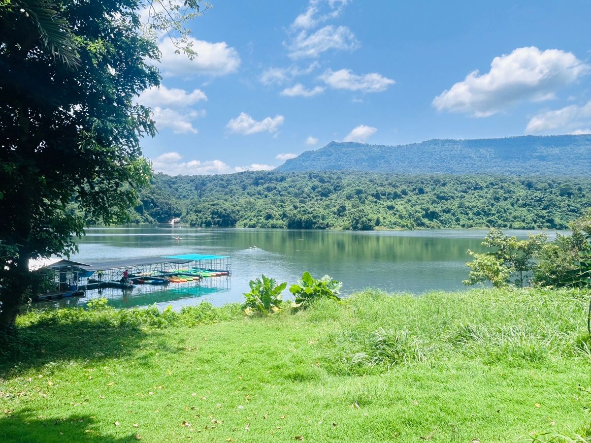 ขายที่ดินนครนายก : ขายที่ดิน 6 ไร่ นครนายก (วิวเขาใหญ่)  6 กิโล ถึงจุดท่องเที่ยว เขาใหญ่