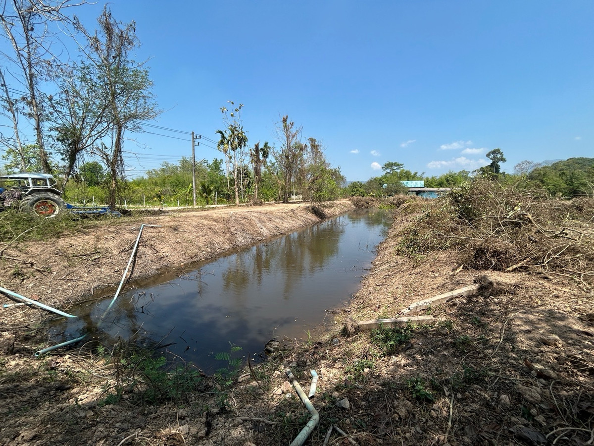 ขายที่ดินนครนายก : ขายที่ดิน 6 ไร่ นครนายก (วิวเขาใหญ่)  6 กิโล ถึงจุดท่องเที่ยว เขาใหญ่