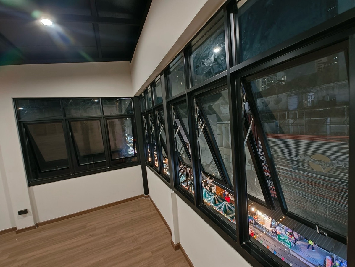 ให้เช่าอาคารพาณิชย์สีลม ศาลาแดง บางรัก : ให้เช่าอาคารพาณิชย์4ชั้น ทำเลทอง – ติดถนนพัฒน์พงศ์ ใกล้สีลม