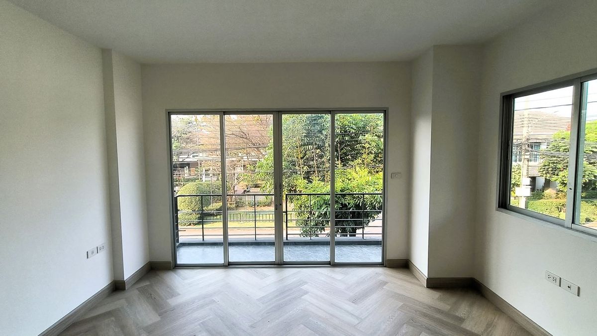 ขายบ้านนวมินทร์ รามอินทรา : ไลฟ์ บางกอก บลูเลอวาร์ด รามอินทรา 23 / 4 ห้องนอน (ขาย), Life Bangkok Boulevard Ramintra 23 / 4 Bedrooms (FOR SALE) TAN840