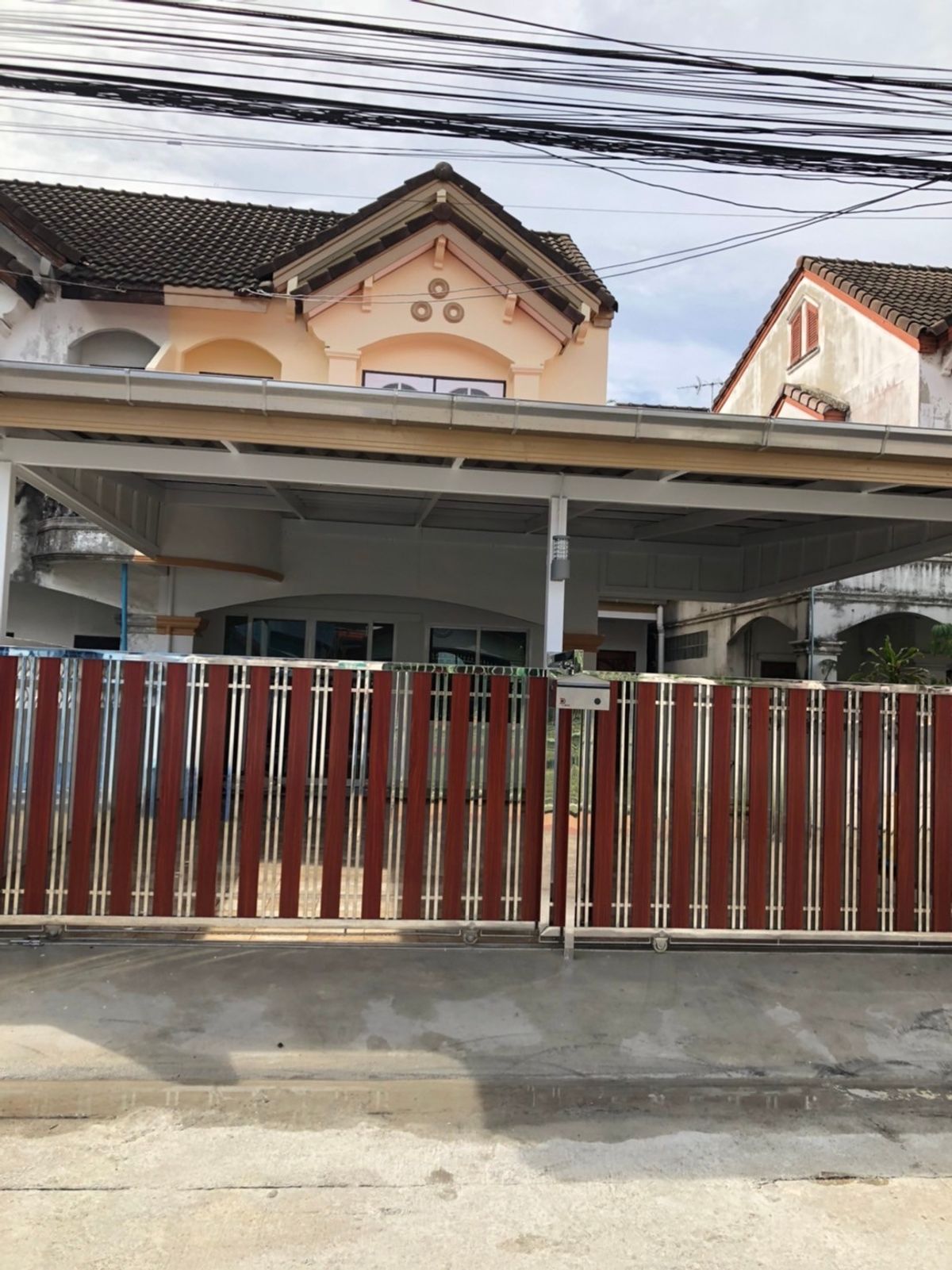ให้เช่าทาวน์โฮมอ่อนนุช อุดมสุข : ให้เช่าบ้านแฝด 2 ชั้น หมู่บ้านรังสิยา อุดมสุข58 แอร์เฟอร์นิเจอร์ครบ มี3ห้องนอน3ห้องน้ำ ราคาเช่าเดือนละ25,000บาท