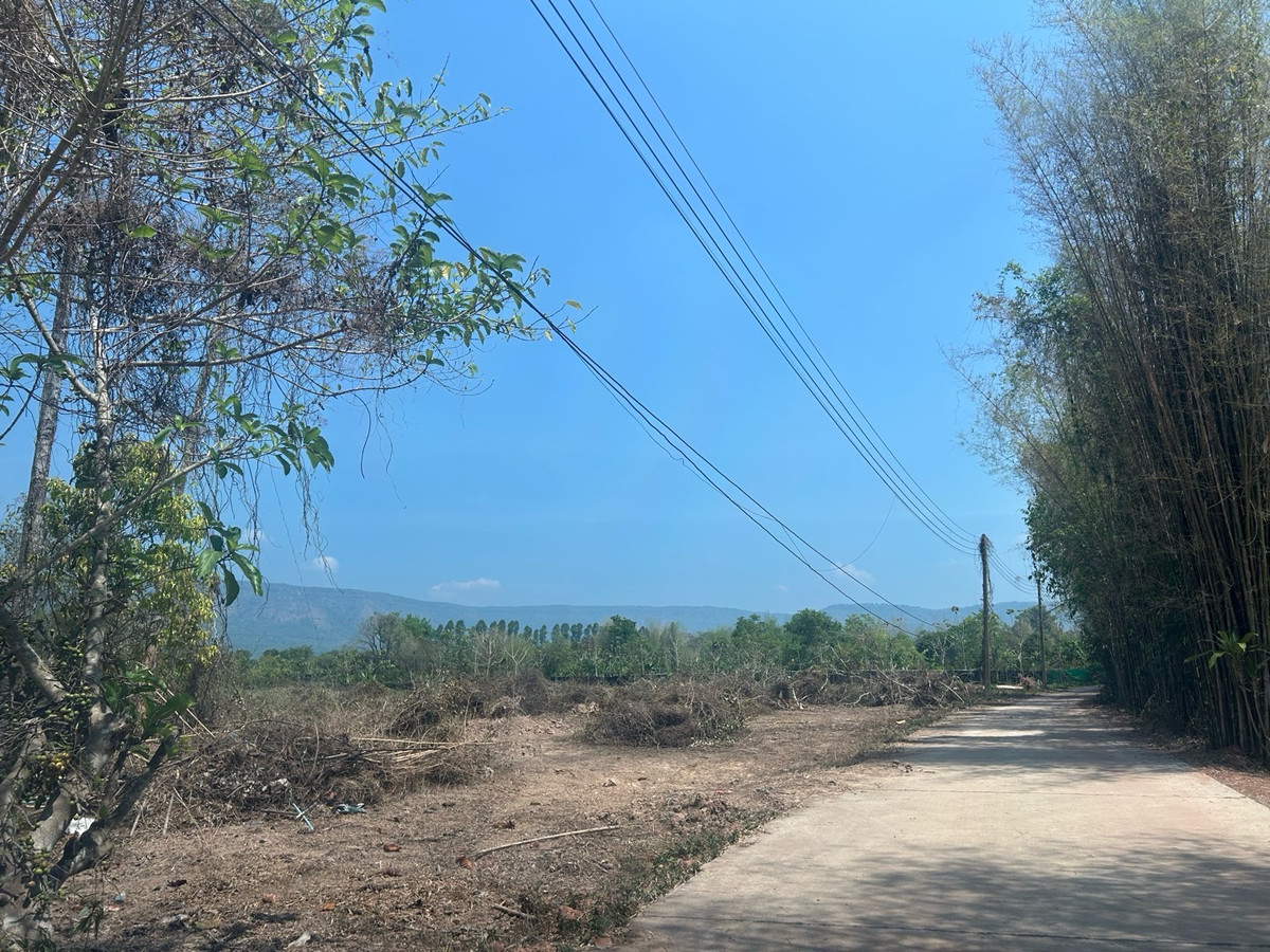 ขายที่ดินนครนายก : ขายที่ดิน 6 ไร่ นครนายก (วิวเขาใหญ่)  6 กิโล ถึงจุดท่องเที่ยว เขาใหญ่