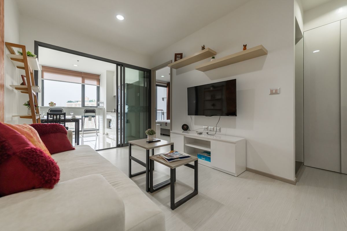 ให้เช่าคอนโดสุขุมวิท อโศก ทองหล่อ : (for rent) RHYTHM Sukhumvit 42 ใกล้รถไฟฟ้า BTS เอกมัย