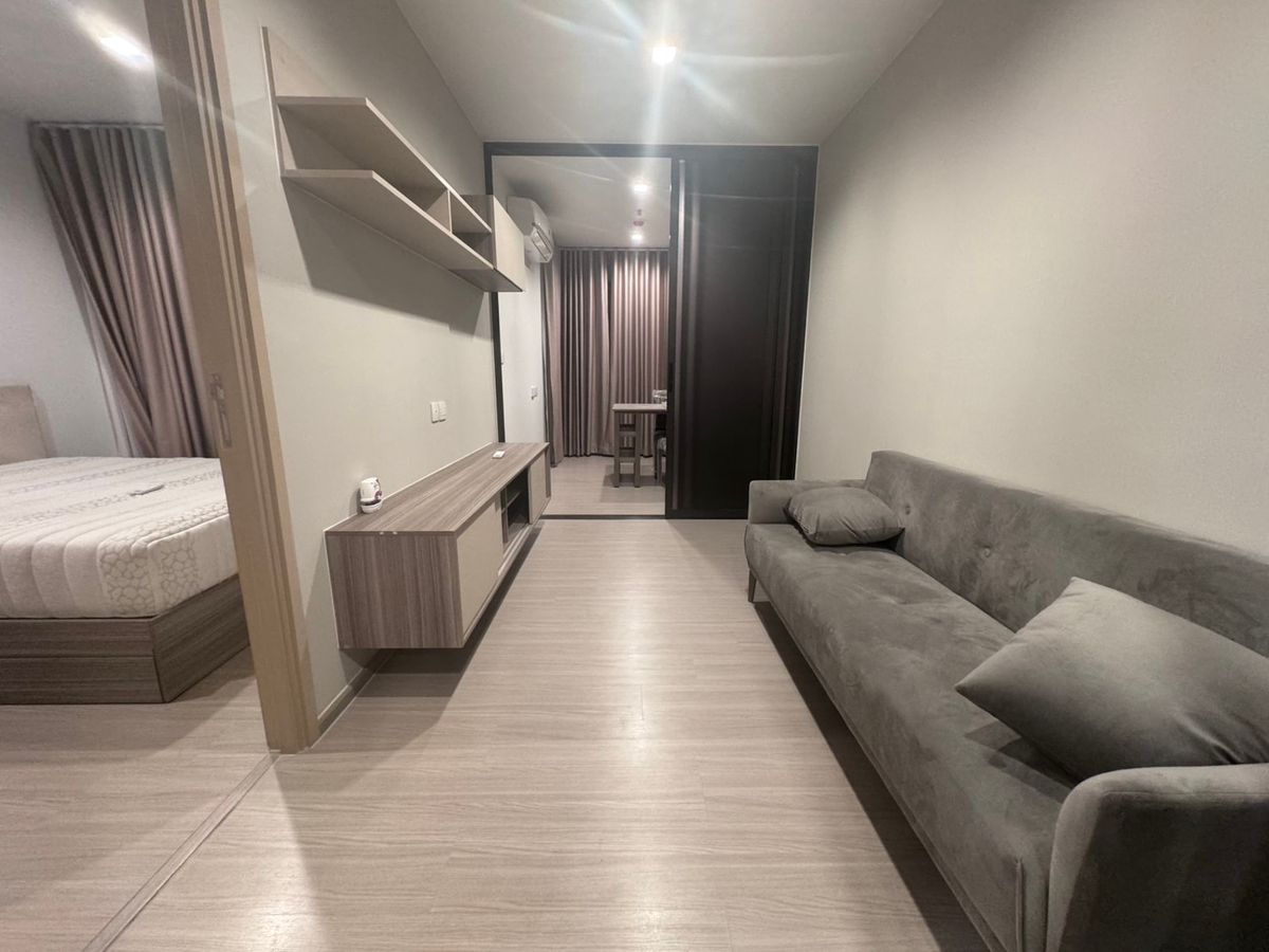 For RentCondoThaphra, Talat Phlu, Wutthakat : Life Sathorn Sierra 1 bedroom separate + 1 office, beautiful room, available for rent.