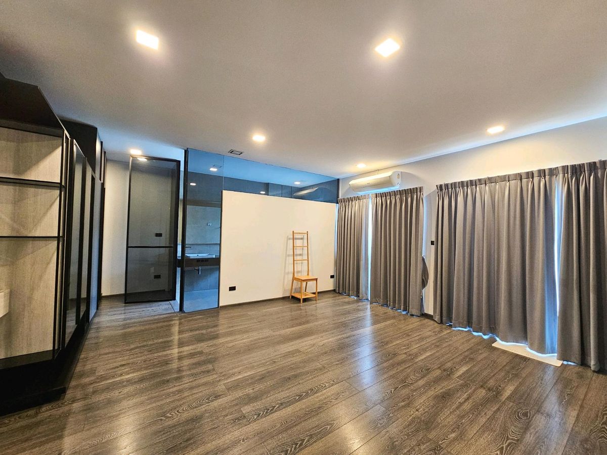 For SaleTownhomeBangna, Bearing, Lasalle : The best price in the project on the Maine Road, Soi Ratchawinit Bang Kaew After Mega Bangna, Vive, Bang Na Km. 7