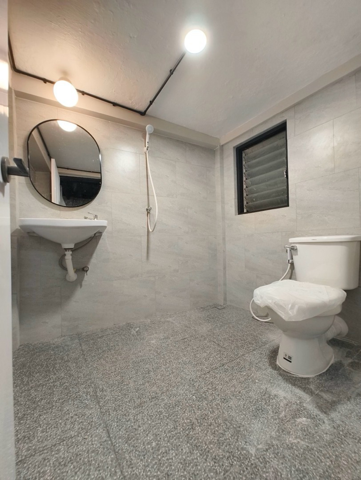 ให้เช่าอาคารพาณิชย์สีลม ศาลาแดง บางรัก : ให้เช่าอาคารพาณิชย์4ชั้น ทำเลทอง – ติดถนนพัฒน์พงศ์ ใกล้สีลม