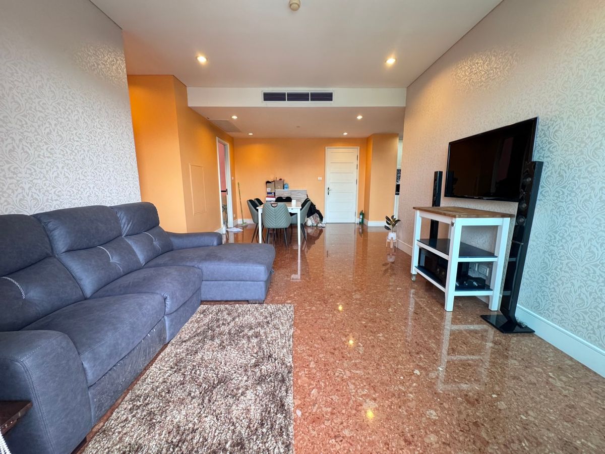 For RentCondoSukhumvit, Asoke, Thonglor : Aguston Sukhumvit22, available for rent, very beautiful room, can raise 3 bedrooms, Benjakiti Park View Inquire about the appointment