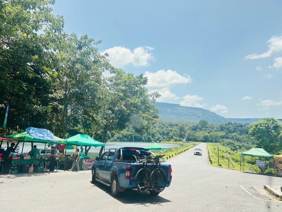 ขายที่ดินนครนายก : ขายที่ดิน 6 ไร่ นครนายก (วิวเขาใหญ่)  6 กิโล ถึงจุดท่องเที่ยว เขาใหญ่