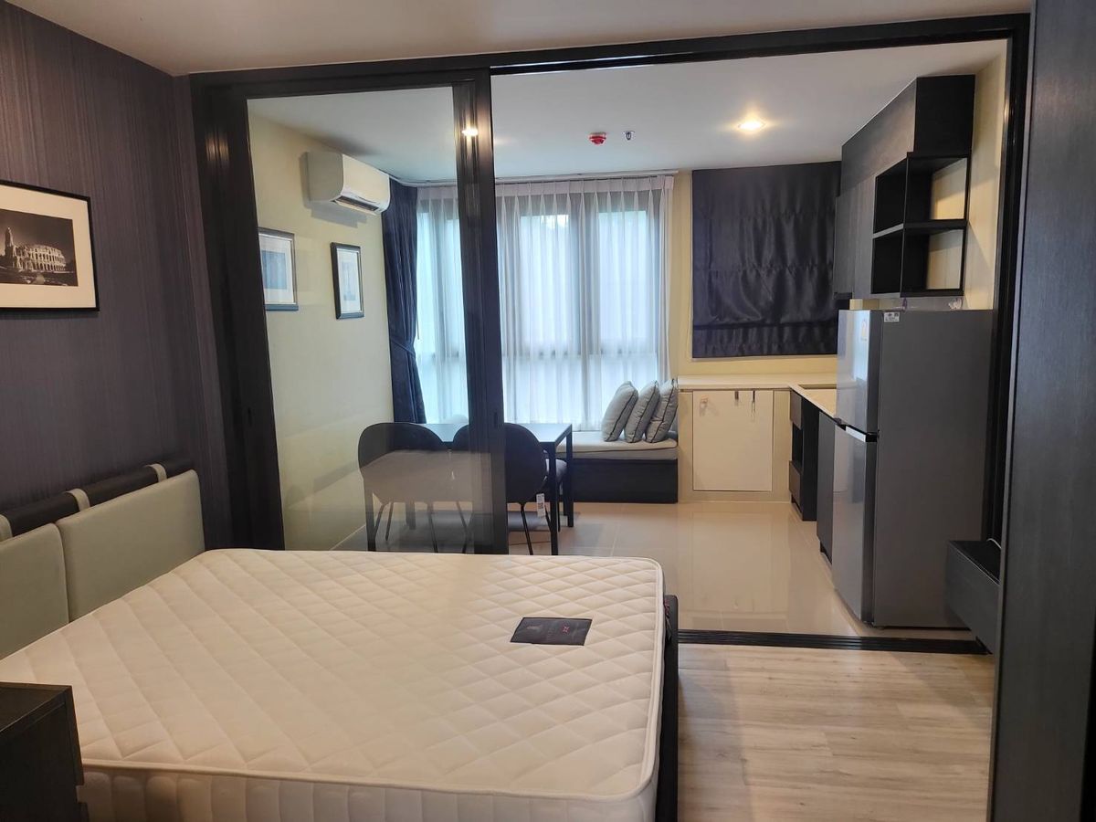 For RentCondoRatchadapisek, Huaikwang, Suttisan : !! Beautiful room for rent. Condo XT Huaykwang near MRT Huai Khwang.