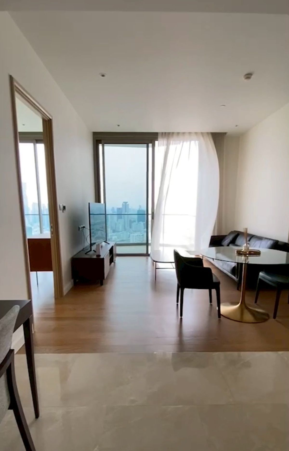 ขายคอนโดวงเวียนใหญ่ เจริญนคร : Rare Item! Magnolias Waterfront Residences วิวเจ้าพระยา พิเศษ 19 ลบ. โทร.0994629391 เบิร์ด