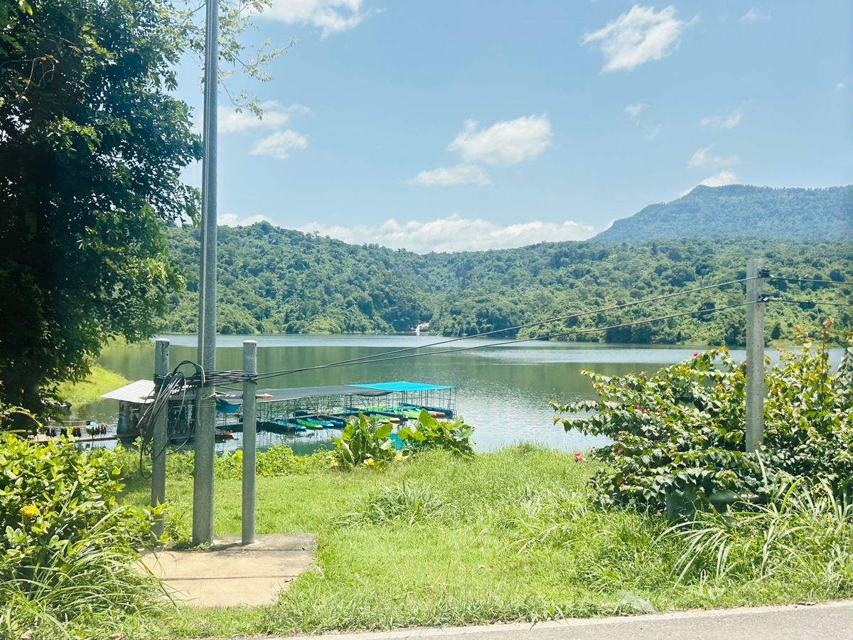 ขายที่ดินนครนายก : ขายที่ดิน 6 ไร่ นครนายก (วิวเขาใหญ่)  6 กิโล ถึงจุดท่องเที่ยว เขาใหญ่