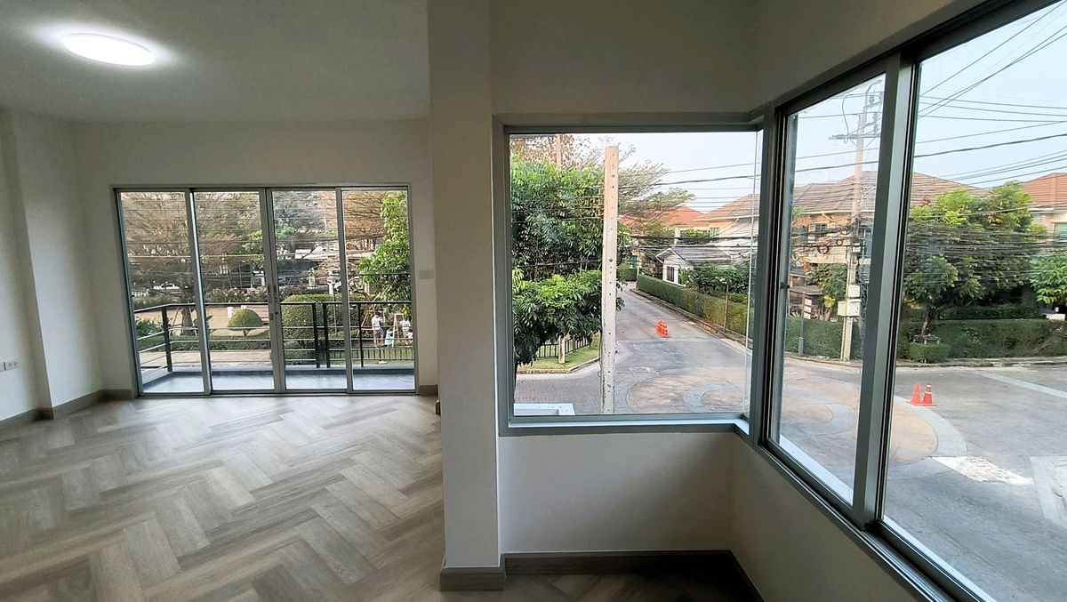 ขายบ้านนวมินทร์ รามอินทรา : ไลฟ์ บางกอก บลูเลอวาร์ด รามอินทรา 23 / 4 ห้องนอน (ขาย), Life Bangkok Boulevard Ramintra 23 / 4 Bedrooms (FOR SALE) TAN840