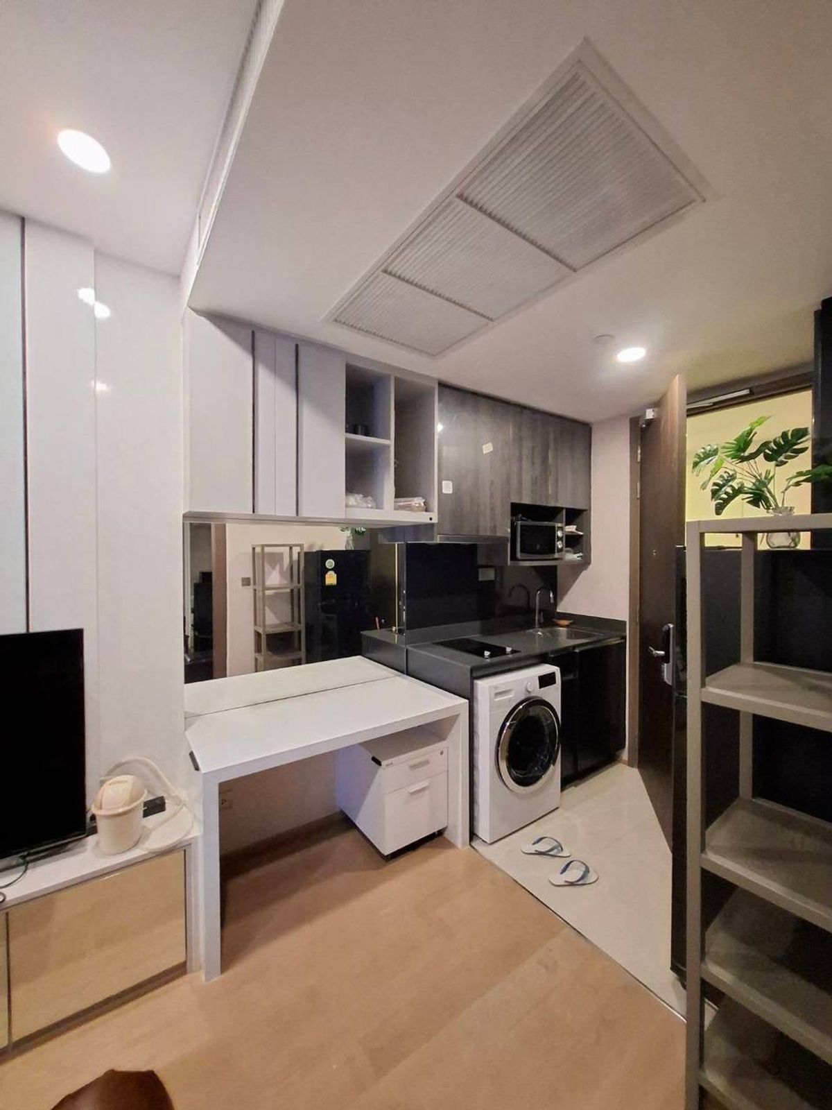 For RentCondoSiam Paragon ,Chulalongkorn,Samyan : Ashton Chula Silom【𝐑𝐄𝐍𝐓】🔥Sleek and sophisticated, with a modern, premium design from every angle🔥  Contact Line ID: @hacondo