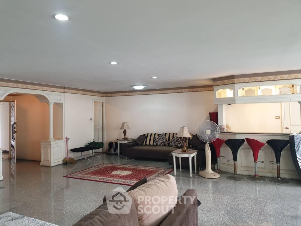 For SaleCondoSukhumvit, Asoke, Thonglor : 3-BR Condo at DS Tower 1 near BTS Phrom Phong