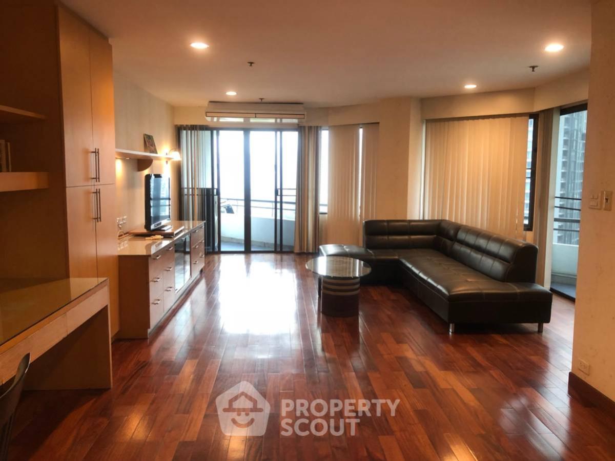 For SaleCondoKhlongtoei, Kluaynamthai : 2-BR Condo at Moon Tower Condominium near BTS Thong Lor