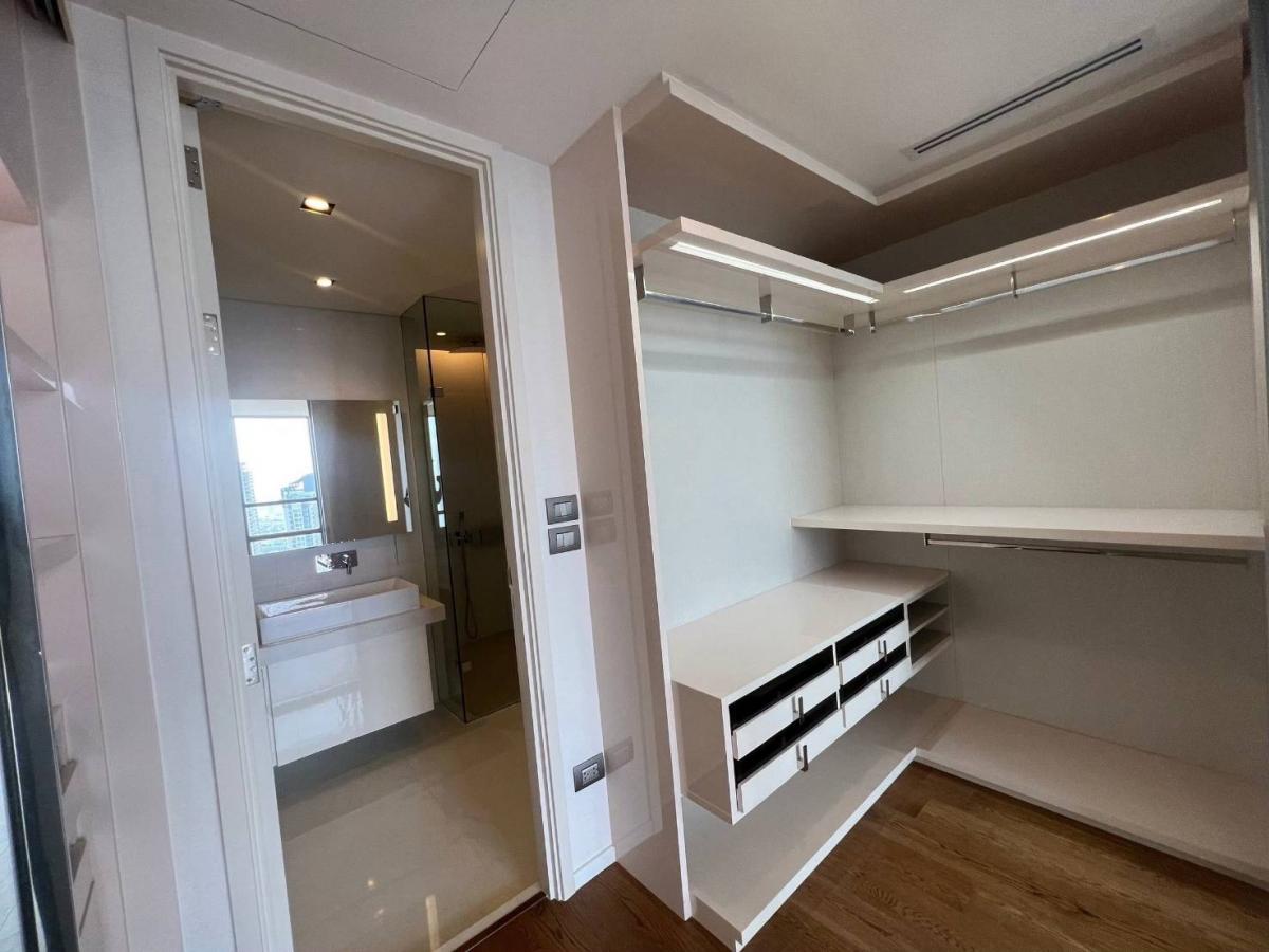 For SaleCondoSathorn, Narathiwat : The Bangkok Sathorn 1 Bed Condo | Near BTS Surasak Price 14.5 millionFully equipped with amenities in the heart of Silom, convenient transportation!