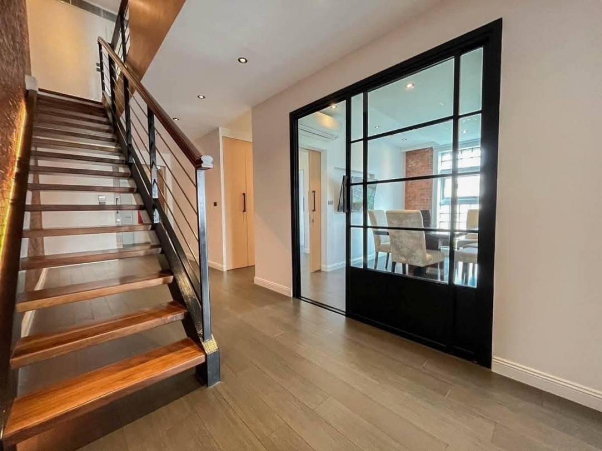 ขายคอนโดอ่อนนุช อุดมสุข : 28/02/2026, รวมค่าโอนที่สุดของความหรูหรา 4 ห้องนอน ใจกลางเอกมัย เพนต์เฮ้าส์ใหญ่ 235 ตร.ม. ราคา 29 ล้านเท่านั้น!